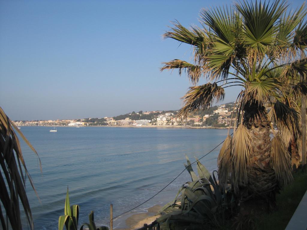 50M Plage T2 Grande Terrasse Vue Mer Climatise Piscine Chauffee, Parking Clos Gratuit 滨海萨纳里 外观 照片